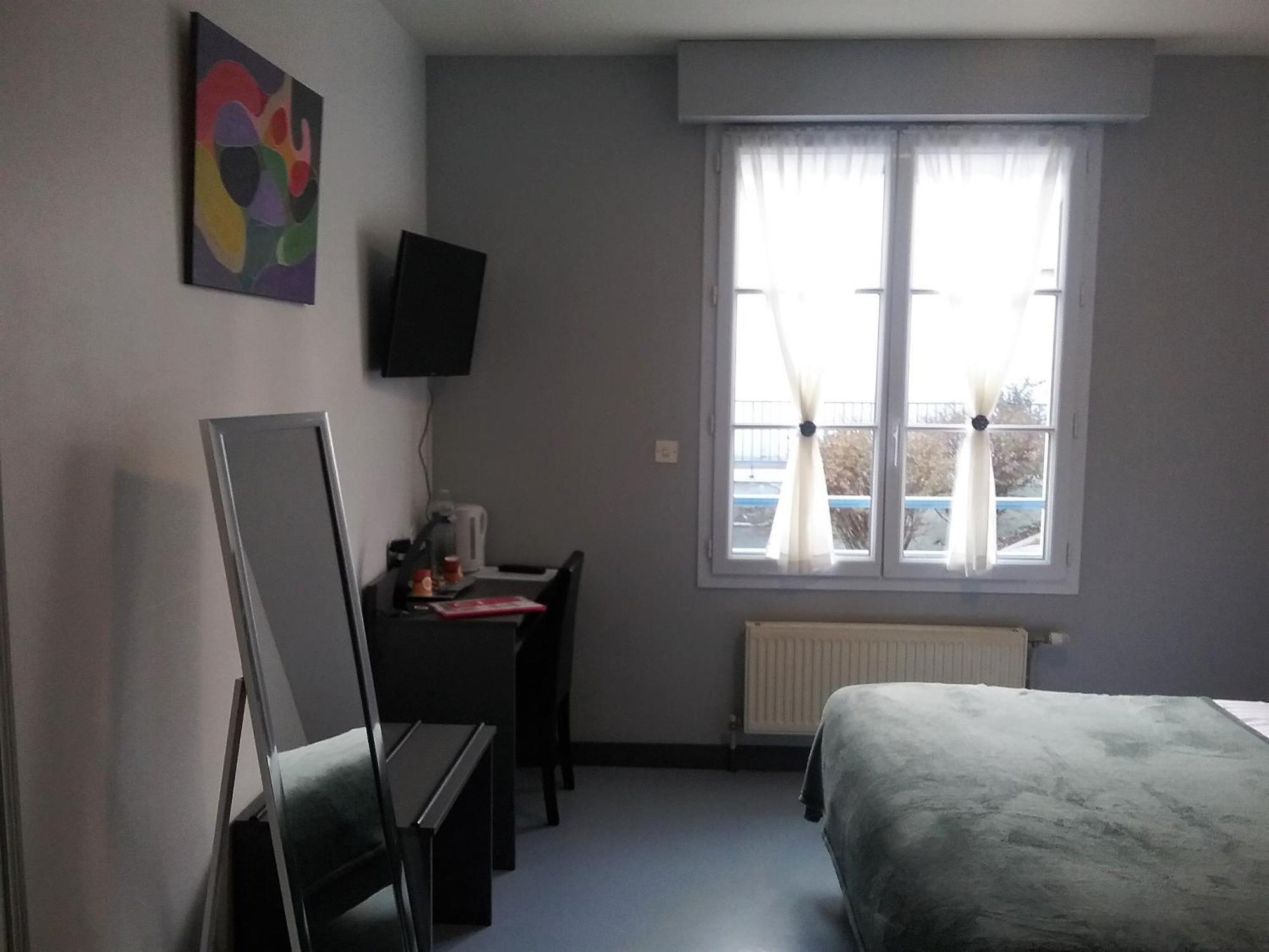 Le Clos Albert Loudun Room photo